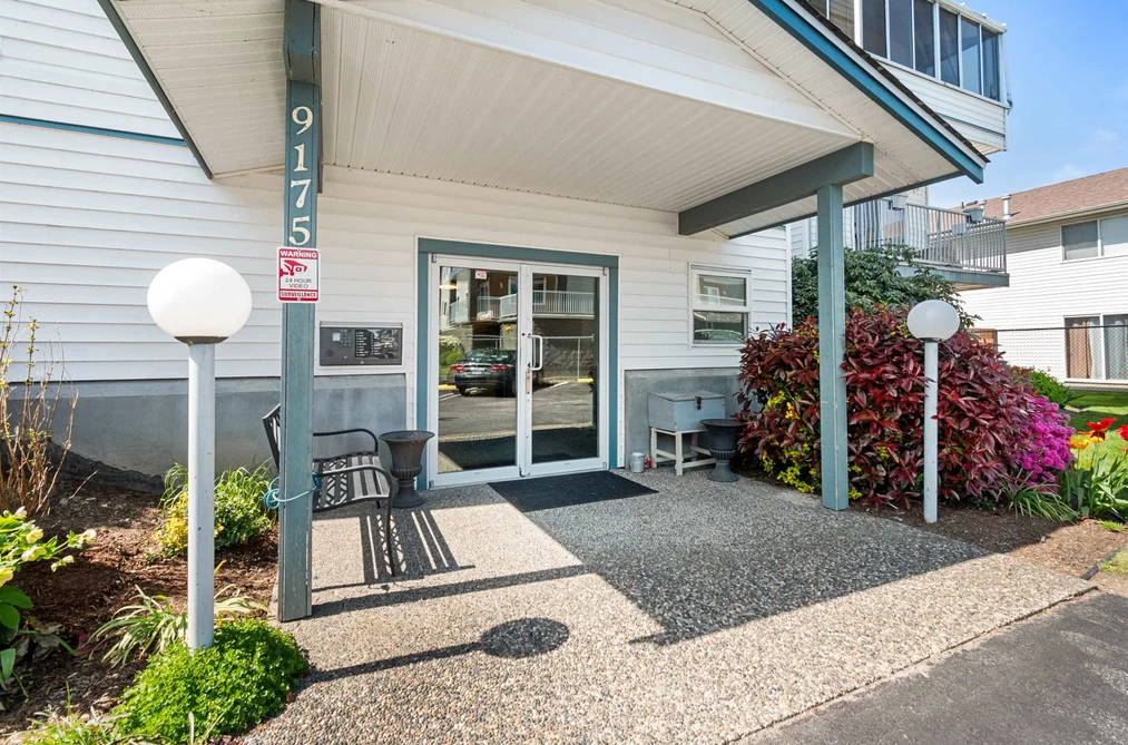 Condo for sale at 401 9175 Edward Street Chilliwack British Columbia - MLS: R3117718