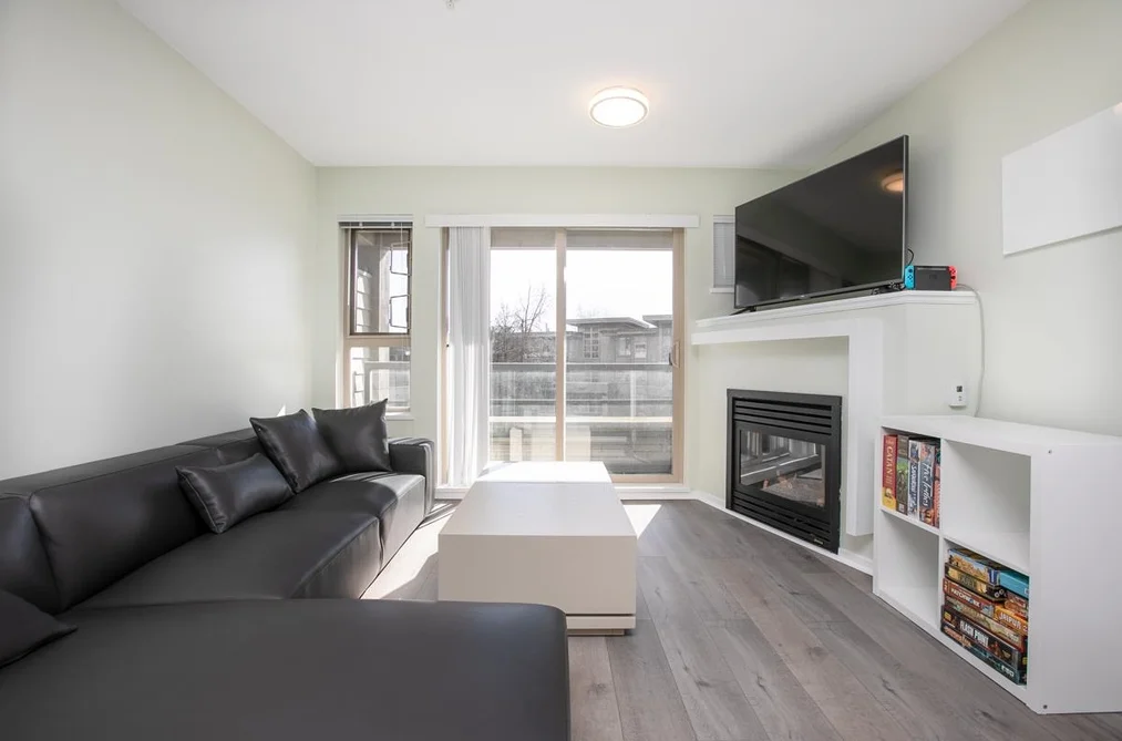 401 9319 UNIVERSITY CRESCENT, Burnaby BC V5A 4Y5, Burnaby BC — Residential for Sale - Photo 2