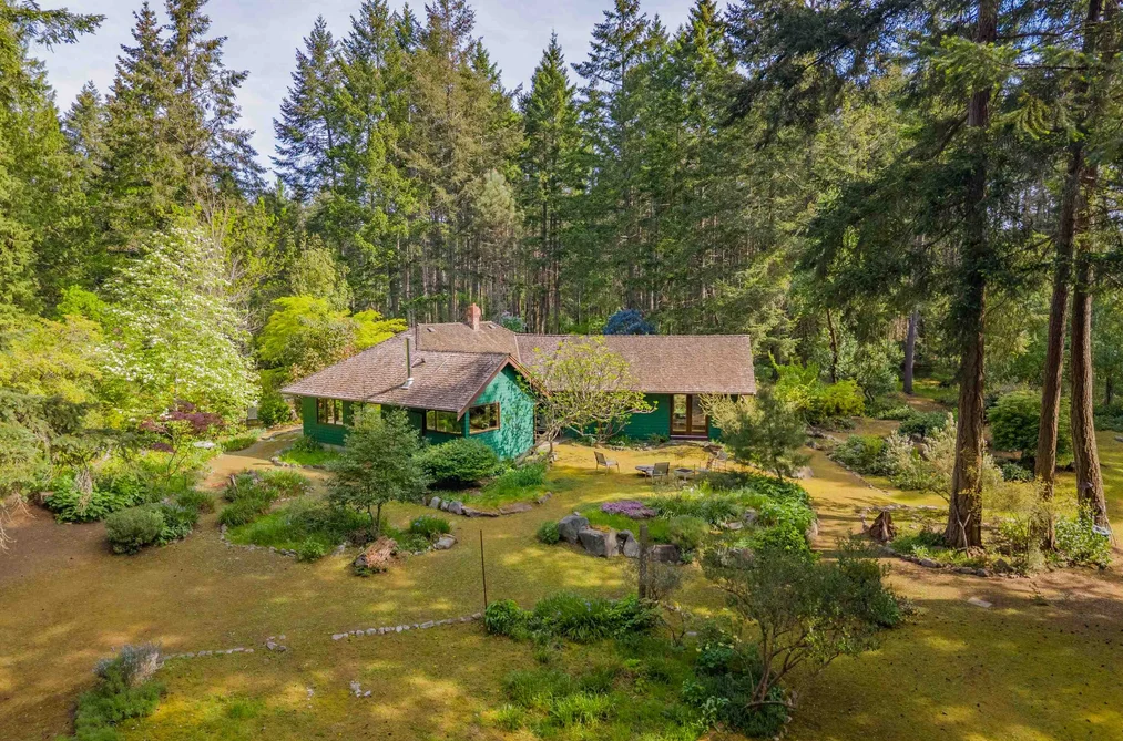 House for sale at 401 Shopland Road Galiano Island British Columbia - MLS: R3121919