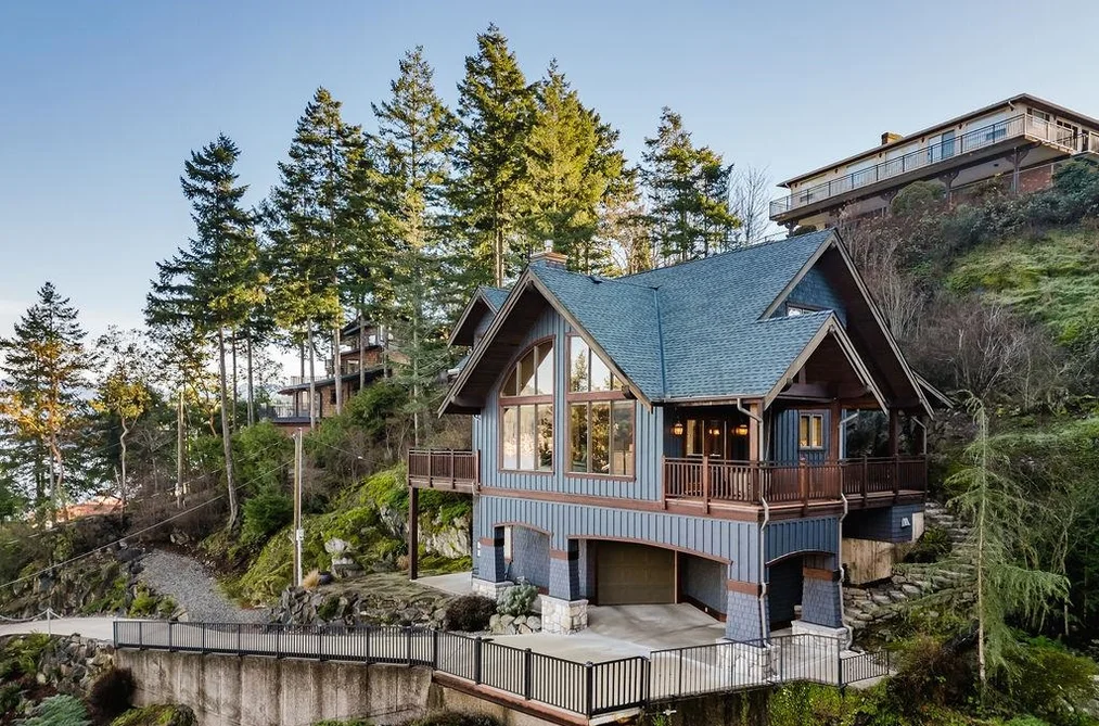 House for sale at 401 Skyline Drive Gibsons British Columbia - MLS: R3118260