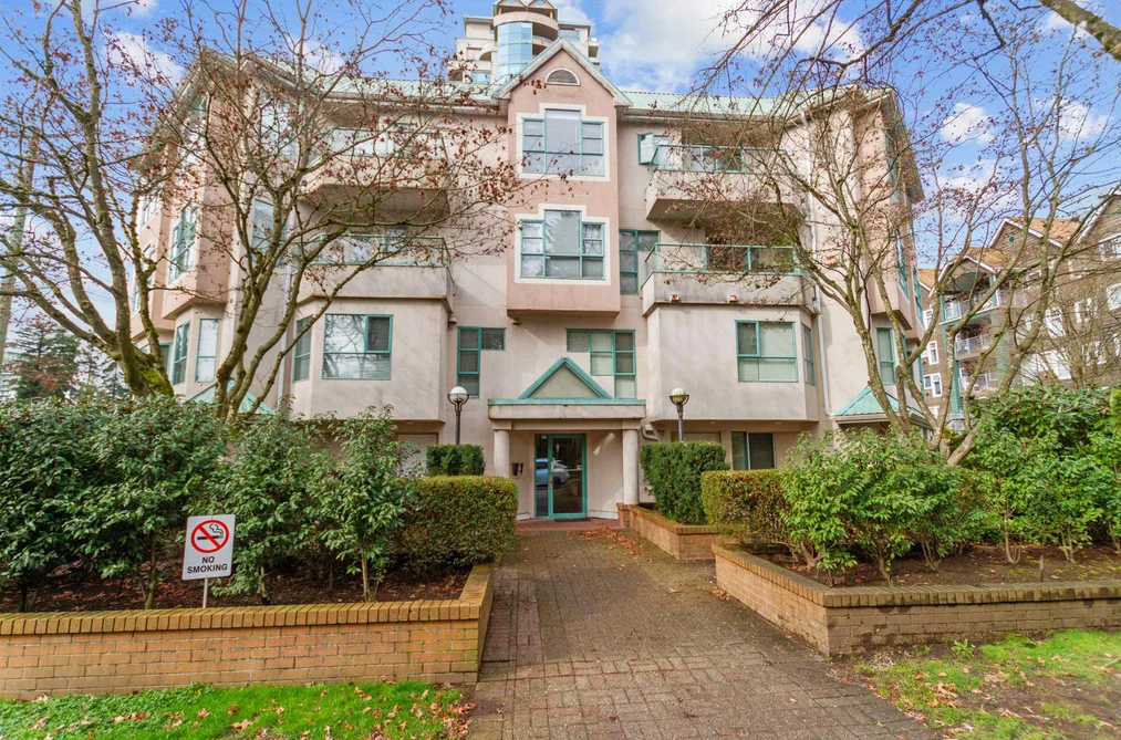 Condo for sale at 401e 3081 Glen Drive Coquitlam British Columbia - MLS: R3098313