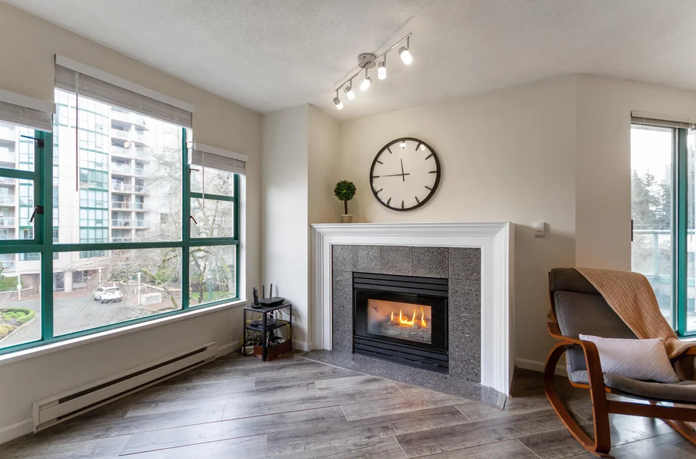 401E 3081 GLEN DRIVE, Coquitlam BC V3B 2P8, Coquitlam BC — Residential for Sale - Photo 2