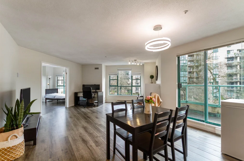 401E 3081 GLEN DRIVE, Coquitlam BC V3B 2P8, Coquitlam BC — Residential for Sale - Photo 3