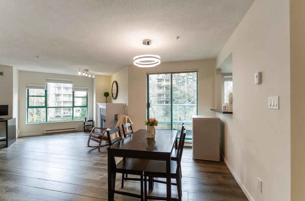 401E 3081 GLEN DRIVE, Coquitlam BC V3B 2P8, Coquitlam BC — Residential for Sale - Photo 4