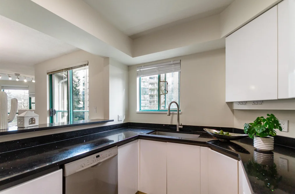 401E 3081 GLEN DRIVE, Coquitlam BC V3B 2P8, Coquitlam BC — Residential for Sale - Photo 6