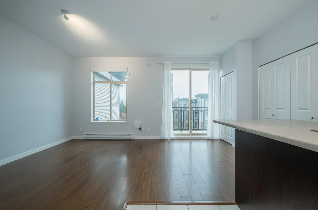 402 10455 UNIVERSITY DRIVE, Surrey BC V3T 0A5, Surrey BC — Residential for Sale - Photo 3
