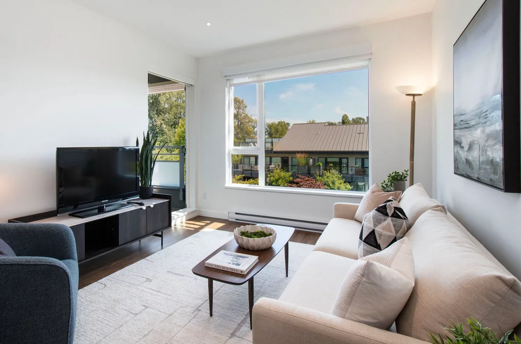 Condo for sale at 402 1061 Marine Drive North Vancouver British Columbia - MLS: R3146518