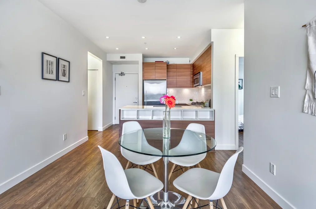 402 1061 MARINE DRIVE, North Vancouver BC V7P 1S6, North Vancouver BC — Residential for Sale - Photo 6