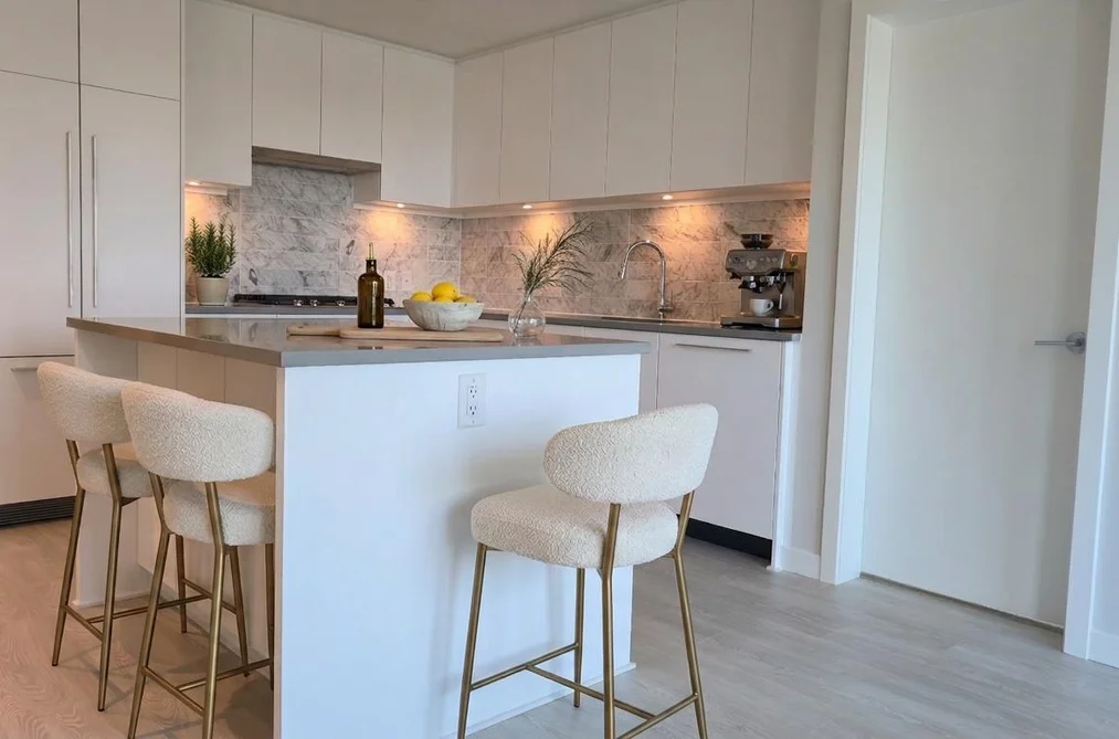 402 110 E 17TH STREET, North Vancouver BC V7L 0K4, North Vancouver BC — Residential for Sale - Photo 5