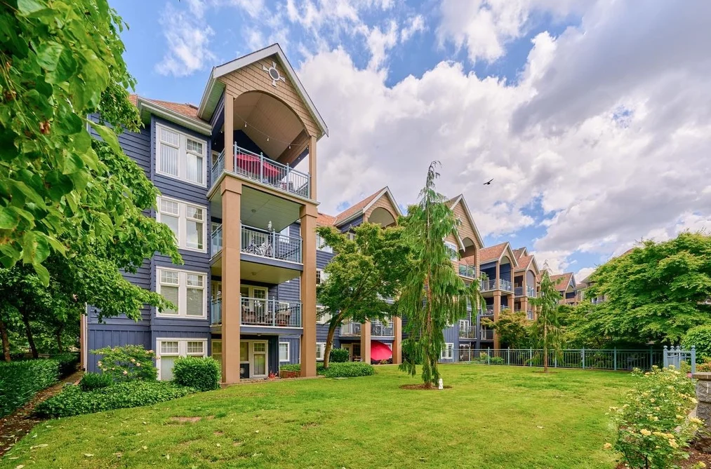 Condo for sale at 402 1190 Eastwood Street Coquitlam British Columbia - MLS: R3132351