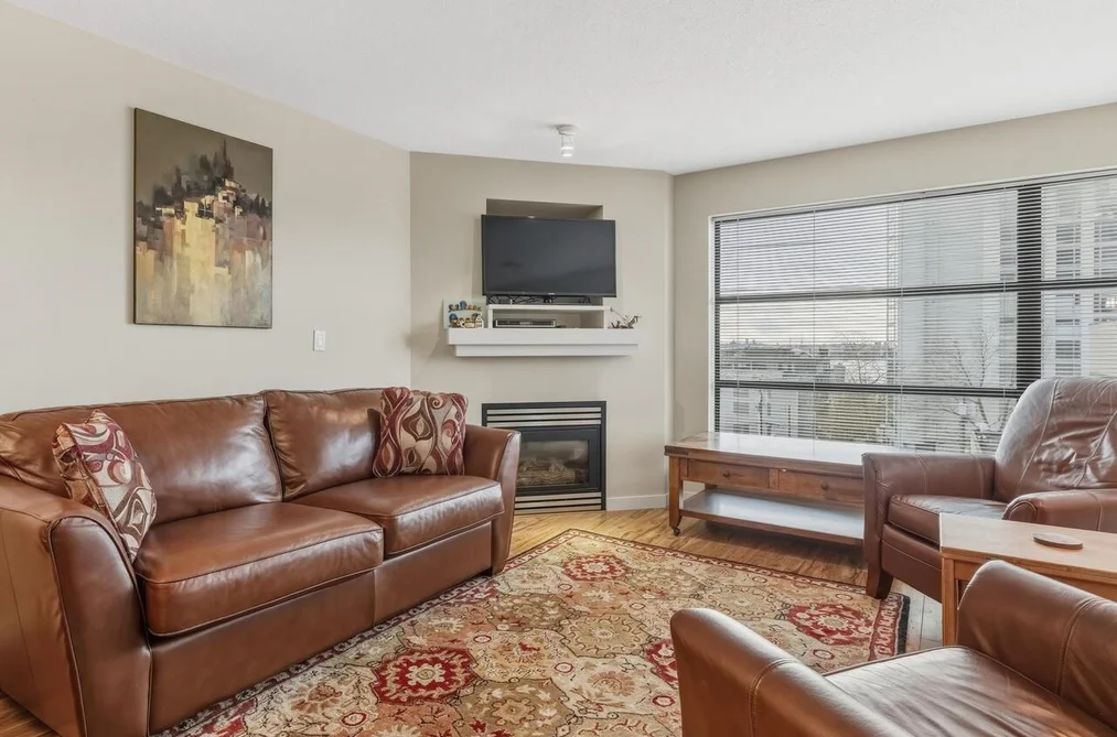 402 124 W 3RD STREET, North Vancouver BC V7M 1E8, North Vancouver BC — Residential for Sale - Photo 2
