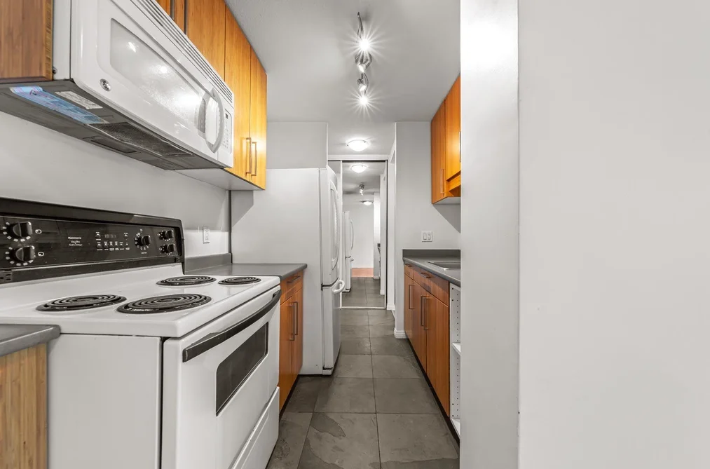 402 1330 HARWOOD STREET, Vancouver BC V7V 1K9, Vancouver BC — Residential for Sale — Photo 11 of 39