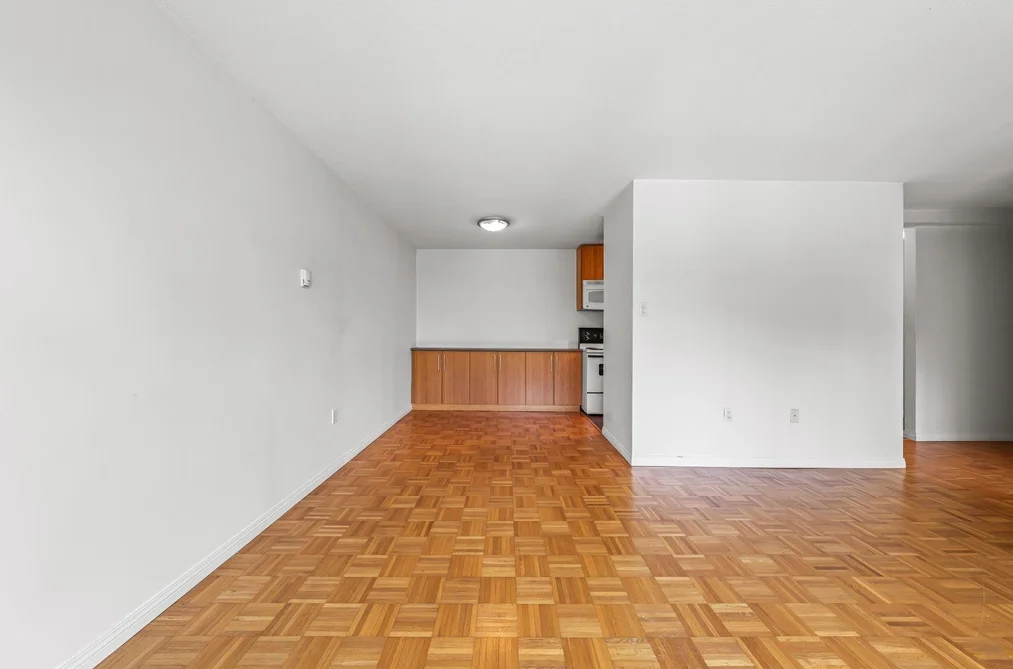 402 1330 HARWOOD STREET, Vancouver BC V7V 1K9, Vancouver BC — Residential for Sale — Photo 14 of 39