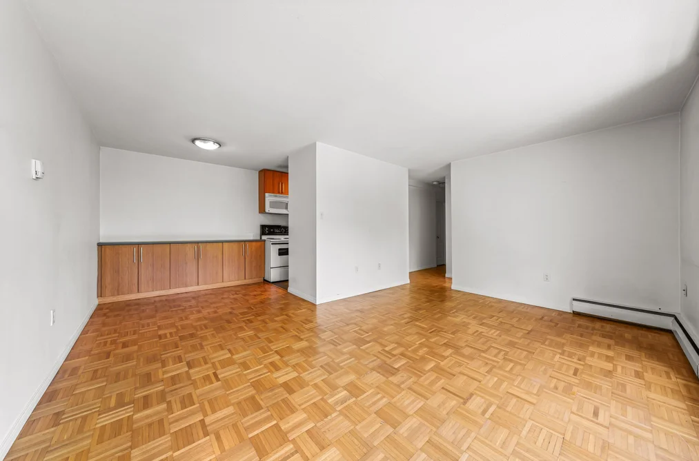 402 1330 HARWOOD STREET, Vancouver BC V7V 1K9, Vancouver BC — Residential for Sale — Photo 15 of 39