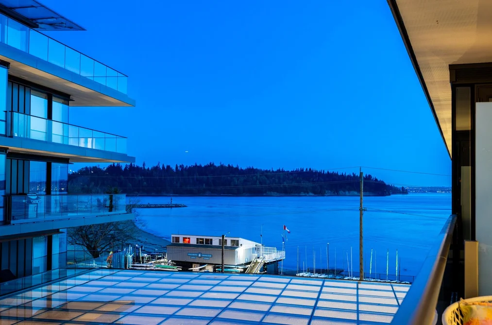 402 1355 BELLEVUE AVENUE, West Vancouver BC V7T 0B4, West Vancouver BC — Residential for Sale - Photo 2