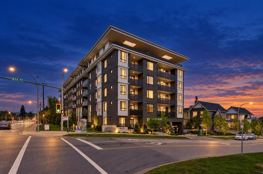 Condo for sale at 402 13623 81a Avenue Surrey British Columbia - MLS: R3163588