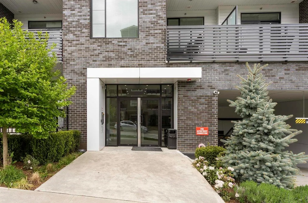 402 - 13623 81A Avenue, Surrey, BC - MLS: R3163588 - Photo 2
