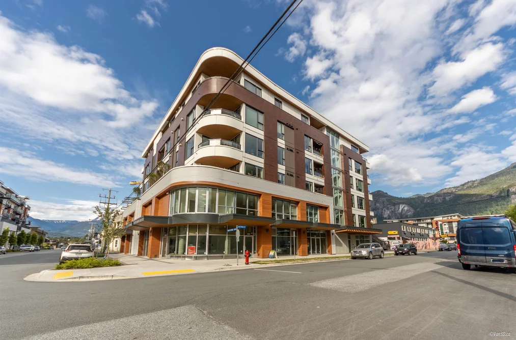 402 1365 VICTORIA STREET, Squamish BC V8B 0C3, Squamish BC — Residential for Sale - Photo 2