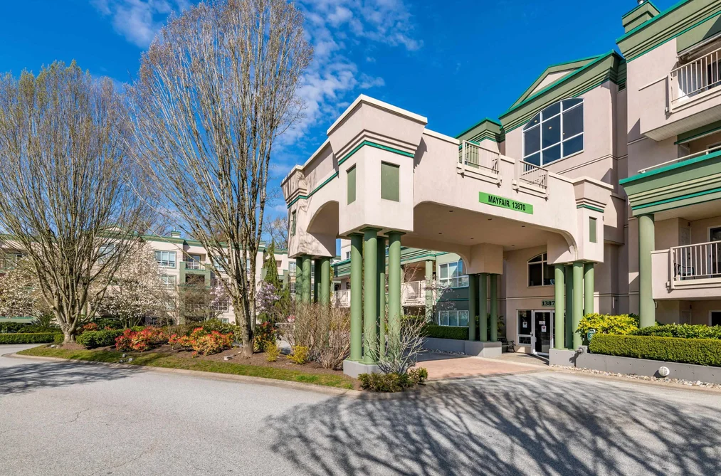 Condo for sale at 402 13870 70 Avenue Surrey British Columbia - MLS: R3113688