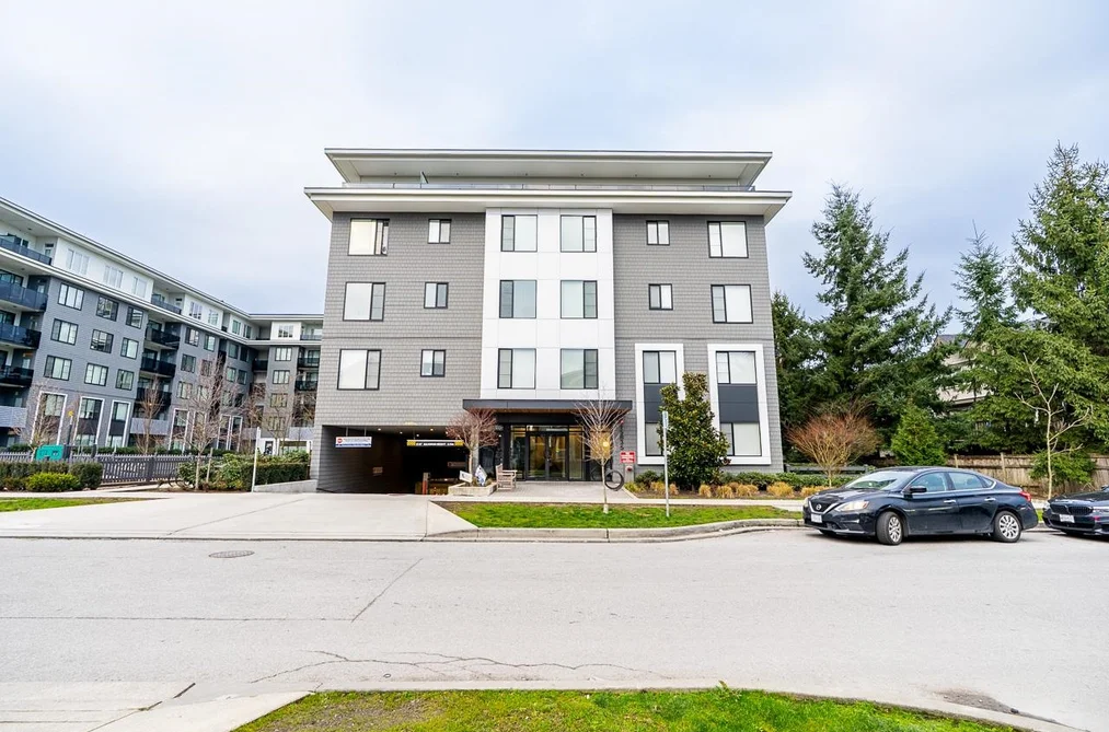 Condo for sale at 402 15835 85 Avenue Surrey British Columbia - MLS: R3090213