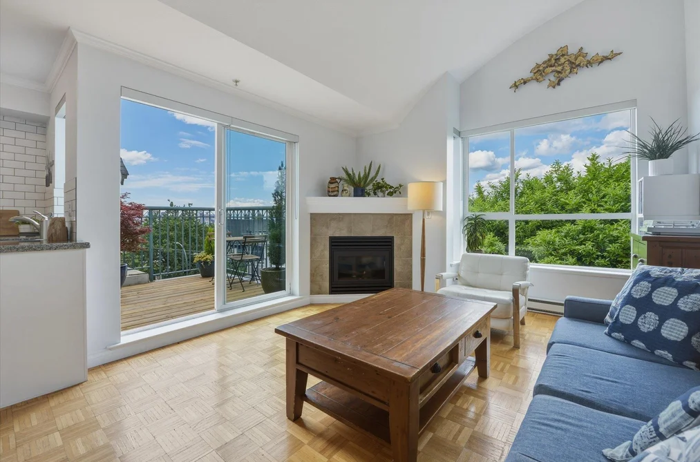 Condo for sale at 402 1617 Grant Street Vancouver British Columbia - MLS: R3133353