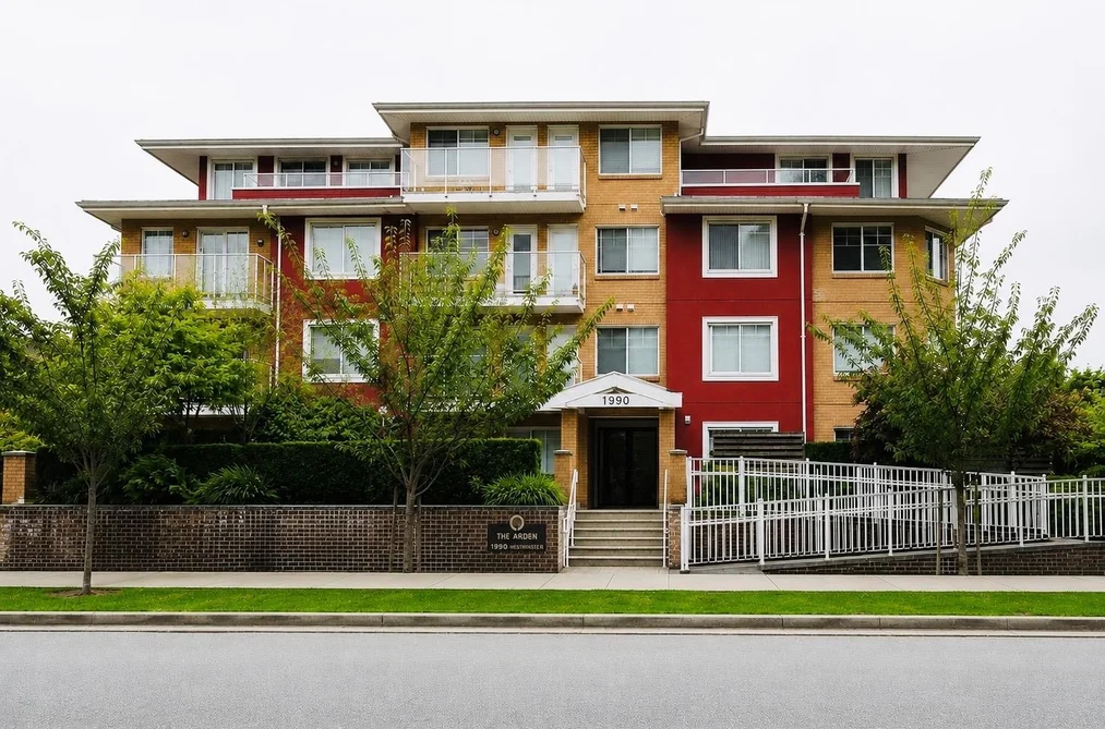 Condo for sale at 402 1990 Westminster Avenue Port Coquitlam British Columbia - MLS: R3144486