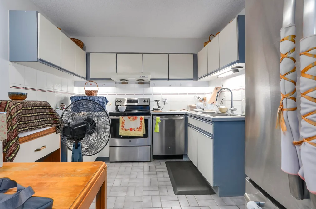402 2024 FULLERTON AVENUE, North Vancouver BC V7P 3G4, North Vancouver BC — Residential for Sale - Photo 4