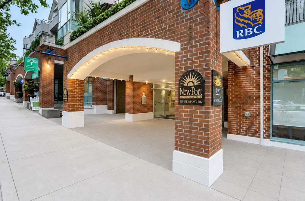 Condo for sale at 402 220 Newport Drive Port Moody British Columbia - MLS: R3121866