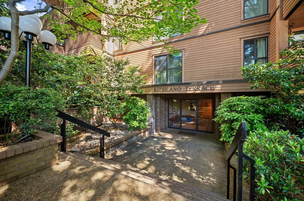 402 2211 W 2ND AVE, Vancouver BC V6K 1H8, Vancouver BC — Residential for Sale - Photo 2