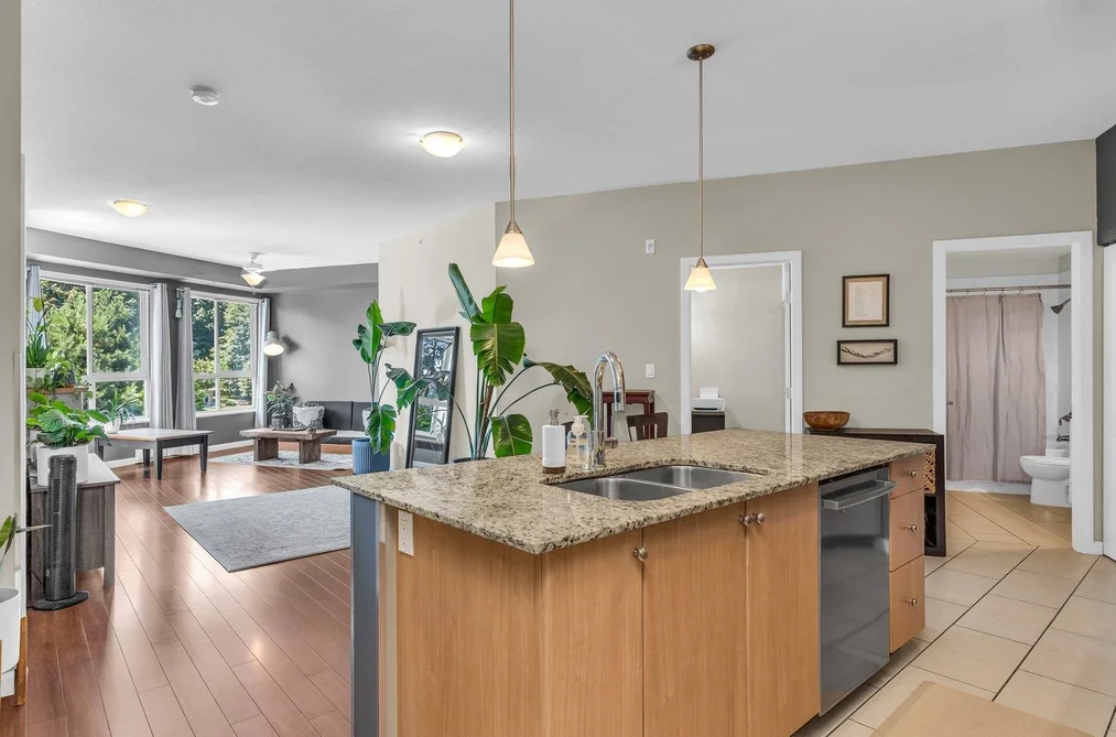 402 285 ROSS DRIVE, New Westminster BC V3L 0B9, New Westminster BC — Residential for Sale - Photo 3