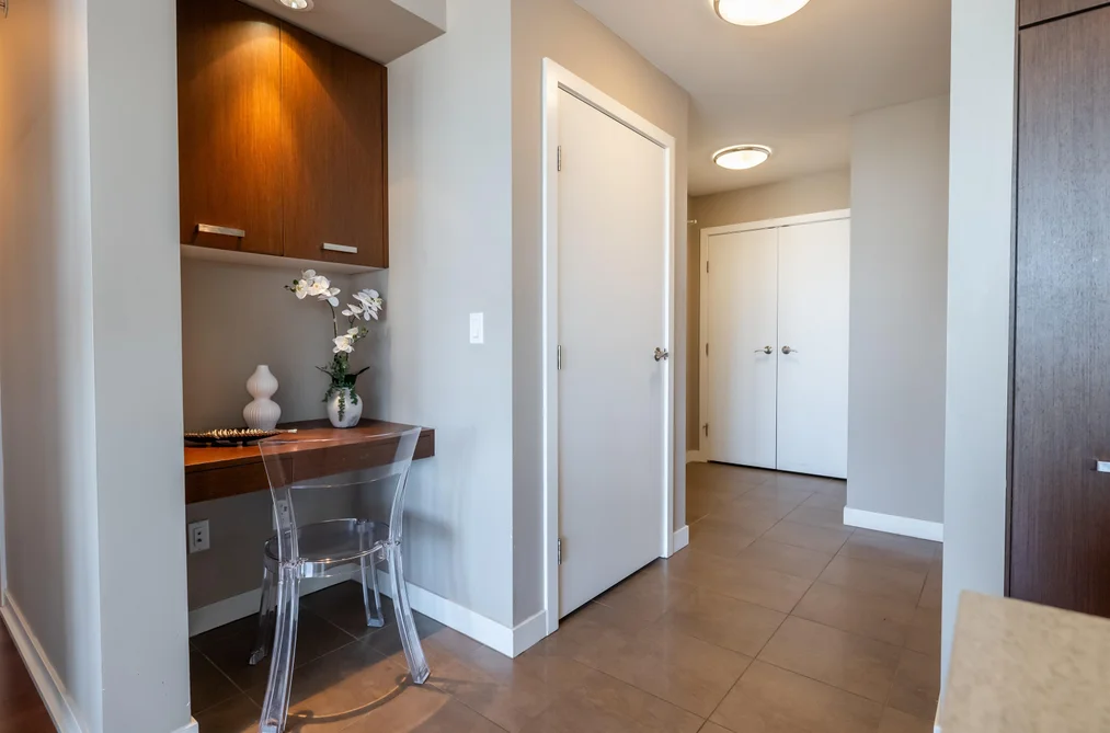 402 2950 KING GEORGE BOULEVARD, Surrey BC V4P 0E5, Surrey BC — Residential for Sale - Photo 3