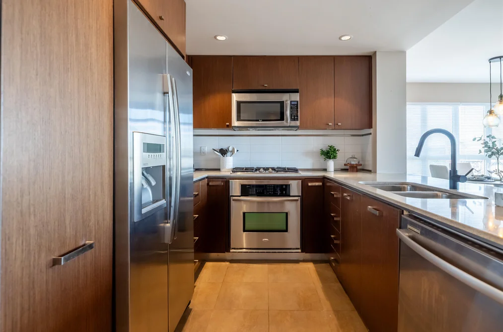 402 2950 KING GEORGE BOULEVARD, Surrey BC V4P 0E5, Surrey BC — Residential for Sale - Photo 6