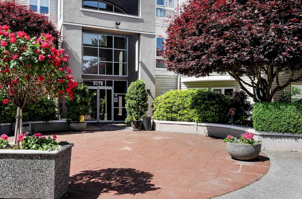 402 3172 GLADWIN ROAD, Abbotsford BC V2T 5T3, Abbotsford BC — Residential for Sale - Photo 2
