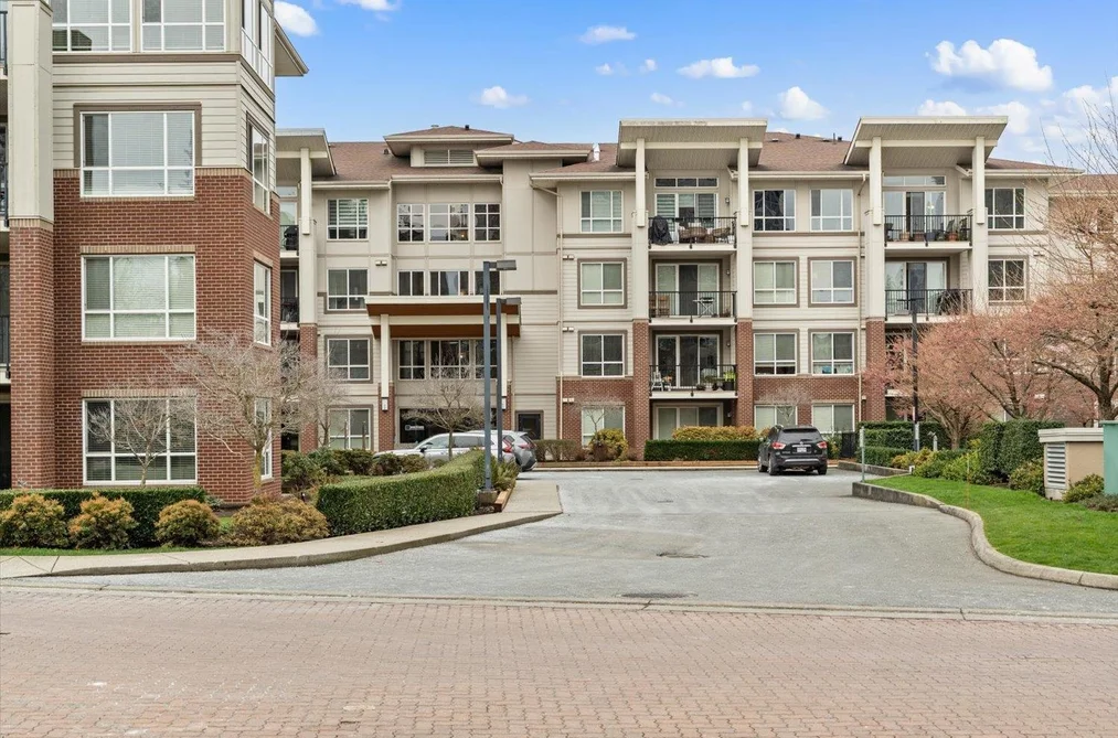 Condo for sale at 402 3192 Gladwin Road Abbotsford British Columbia - MLS: R3115718