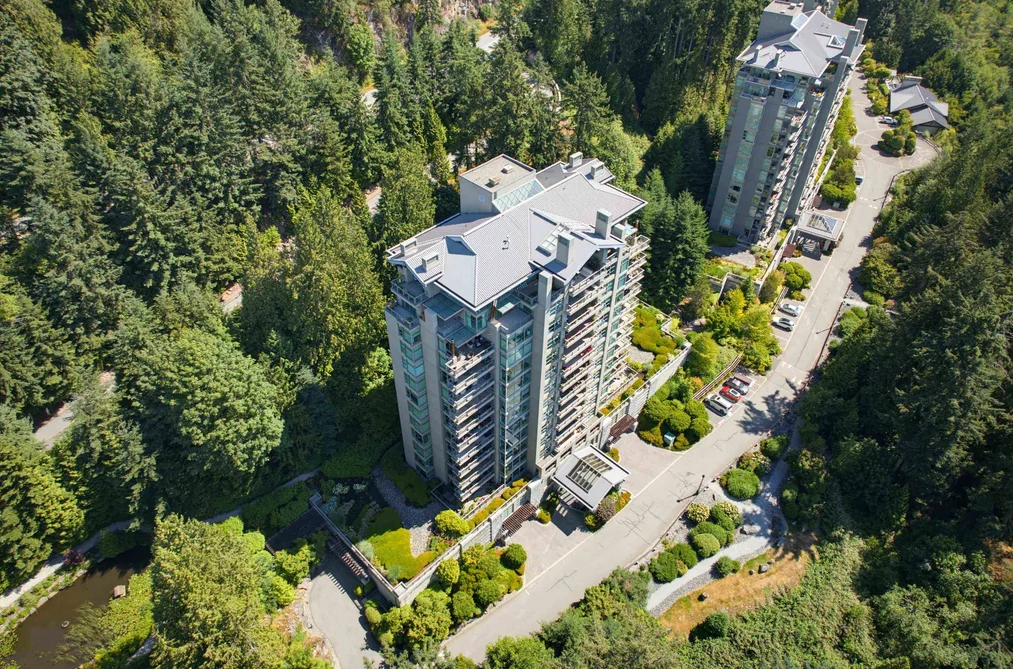 Condo for sale at 402 3355 Cypress Place West Vancouver British Columbia - MLS: R3155458