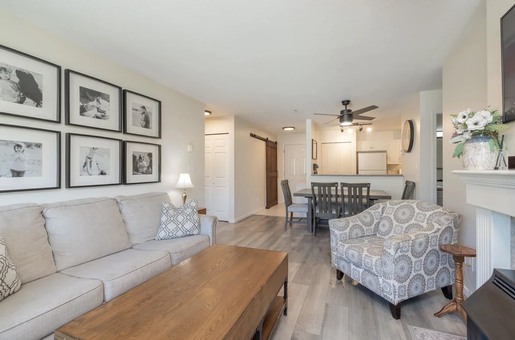 Condo for sale at 402 33668 King Road Abbotsford British Columbia - MLS: R3155350