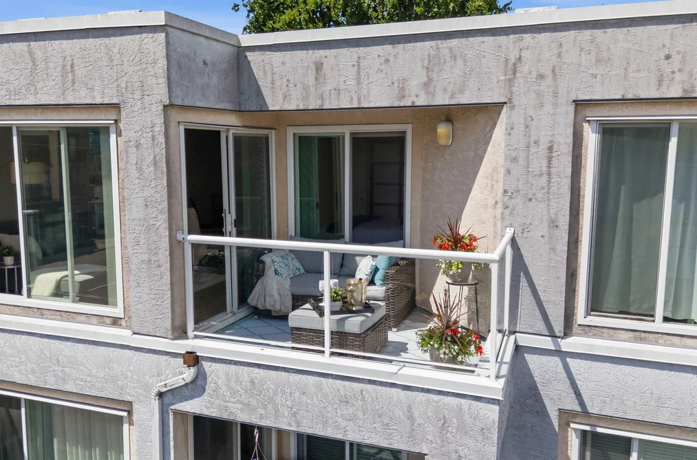 402 3505 W BROADWAY, Vancouver BC V6R 2B5, Vancouver BC — Residential for Sale - Photo 2