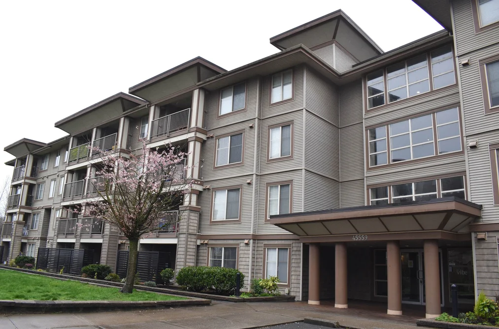Condo for sale at 402 45559 Yale Road Chilliwack British Columbia - MLS: R3104634
