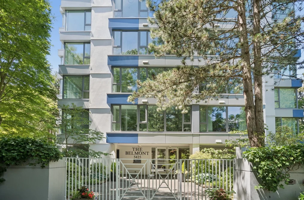 Condo for sale at 402 5425 Yew Street Vancouver British Columbia - MLS: R3145428