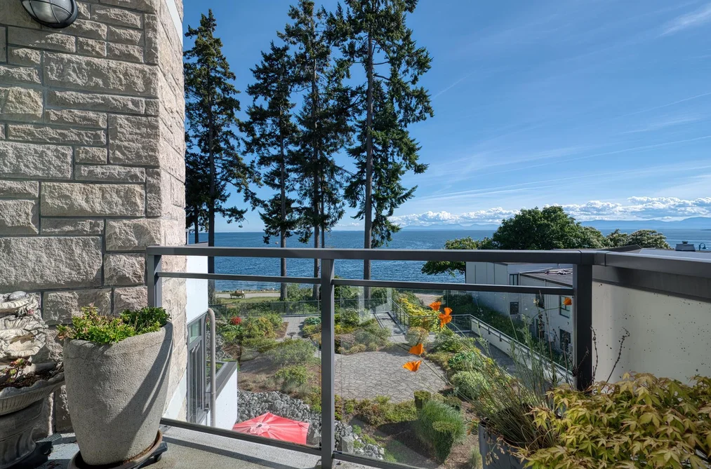 402 5725 TEREDO STREET, Sechelt BC V7Z 0J7, Sechelt BC — Residential for Sale - Photo 2