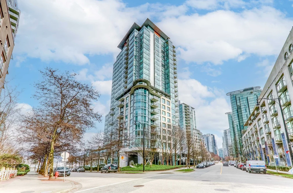 Condo for sale at 402 590 Nicola Street Vancouver British Columbia - MLS: R3101925