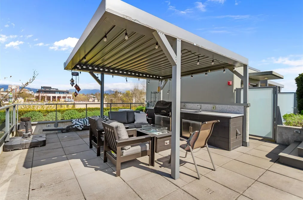 Condo for sale at 402 6333 West Boulevard Vancouver British Columbia - MLS: R3114053