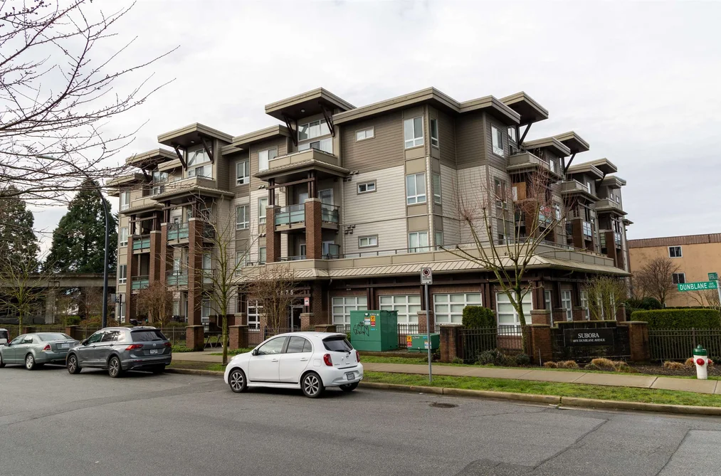 Condo for sale at 402 6875 Dunblane Avenue Burnaby British Columbia - MLS: R3087805