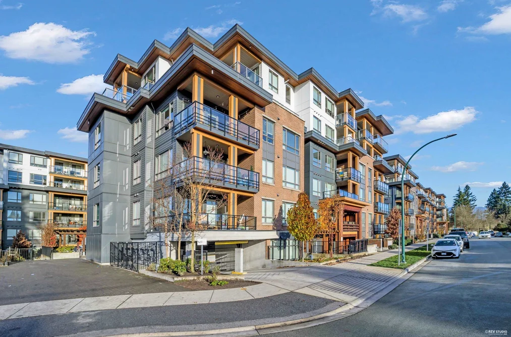 Condo for sale at 402 721 Anskar Court Coquitlam British Columbia - MLS: R3168889
