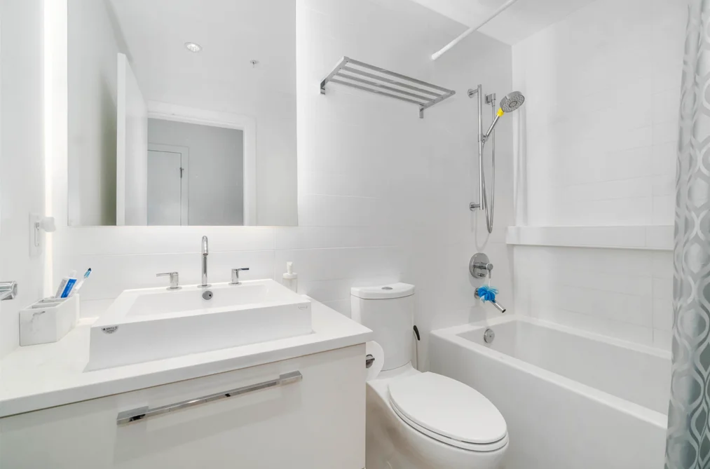 402 7388 KINGSWAY, Burnaby BC V3N 0G9, Burnaby BC — Residential for Sale - Photo 6