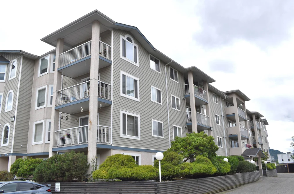 402 8537 YOUNG ROAD, Chilliwack BC V2P 4P2, Chilliwack BC — Residential for Sale - Photo 2