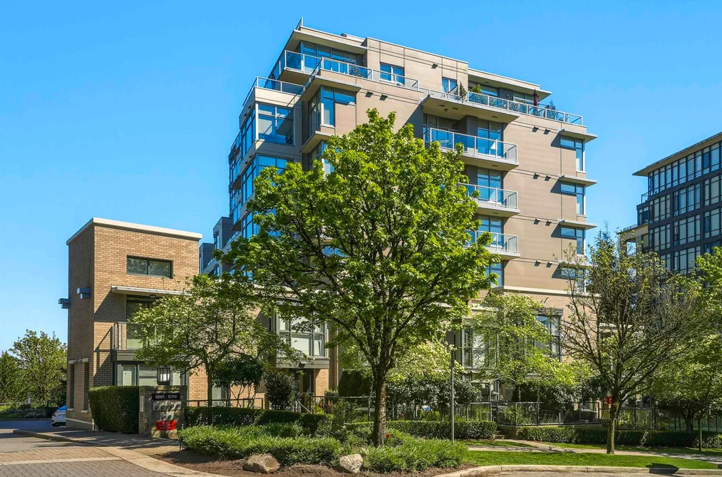 Condo for sale at 402 9298 University Crescent Burnaby British Columbia - MLS: R3126213