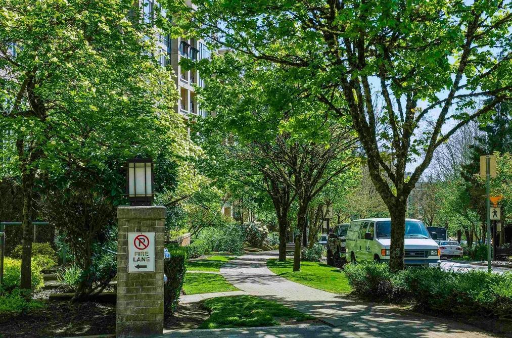 402 9298 UNIVERSITY CRESCENT, Burnaby BC V5A 4X8, Burnaby BC — Residential for Sale - Photo 2