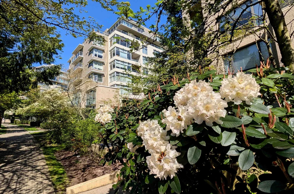 402 9298 UNIVERSITY CRESCENT, Burnaby BC V5A 4X8, Burnaby BC — Residential for Sale - Photo 3