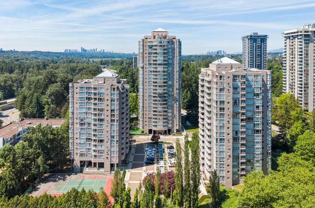 Condo for sale at 402 9603 Manchester Drive Burnaby British Columbia - MLS: R3130319